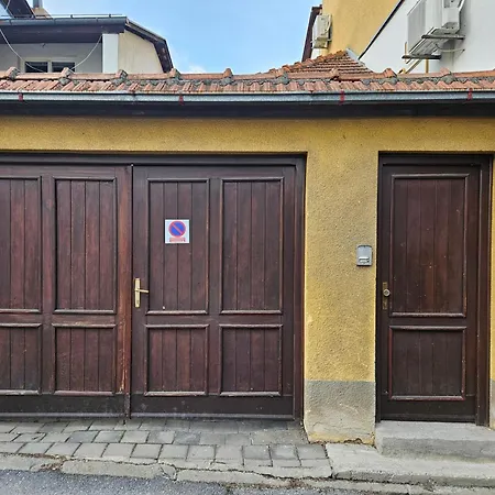 Honey Free Parking Sarajevo